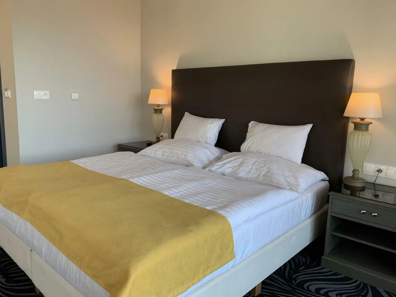 Parkhotel Carlsbad Inn Dalovice Tsjechië